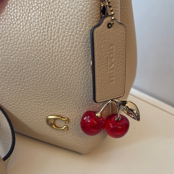 ❤️ Coach Lana 23 ❤️ - Picture 9 of 11